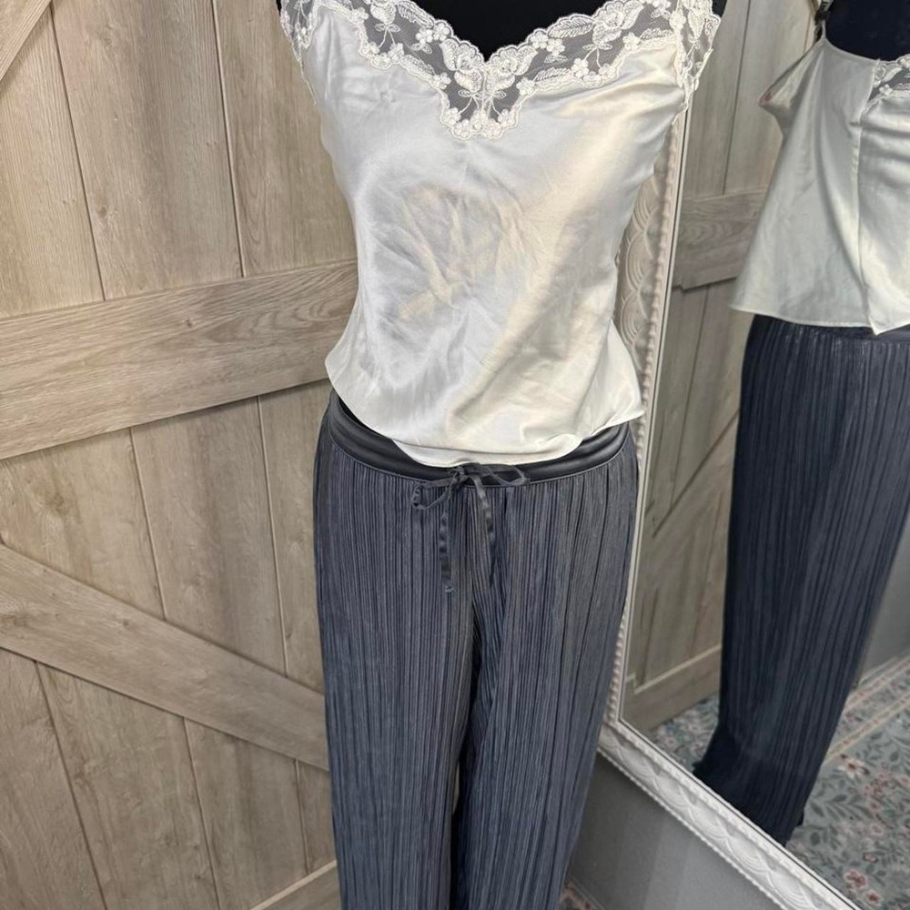 Victoria's Secret Grey Plisse Wide-Leg Lounge Pants - Small